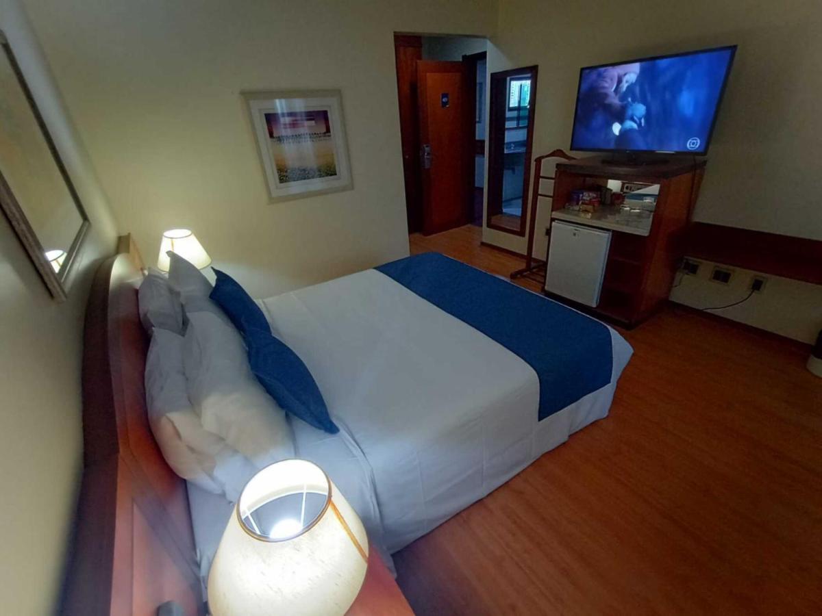 Hotel Summit Suítes 3*